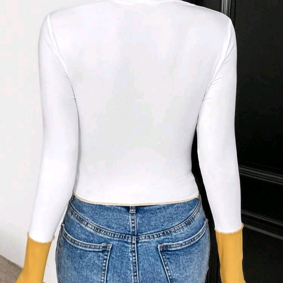 Peekaboo Top - Picture 2 of 5